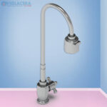 Vòi chậu rửa chén bát lạnh Viglacera VG705 loại vòi chậu rửa gắn tường đầu vòi rút dây đa năng